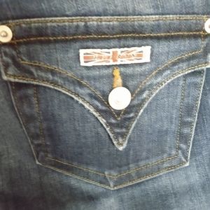 Hudson Jeans size 28 like a dark blue with a really cute pocket